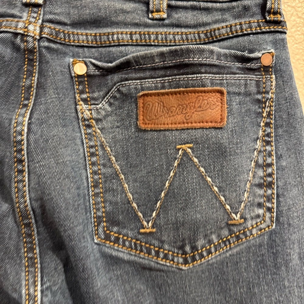 Wrangler Retro Slim Boot 29x32 - Picture 7 of 8